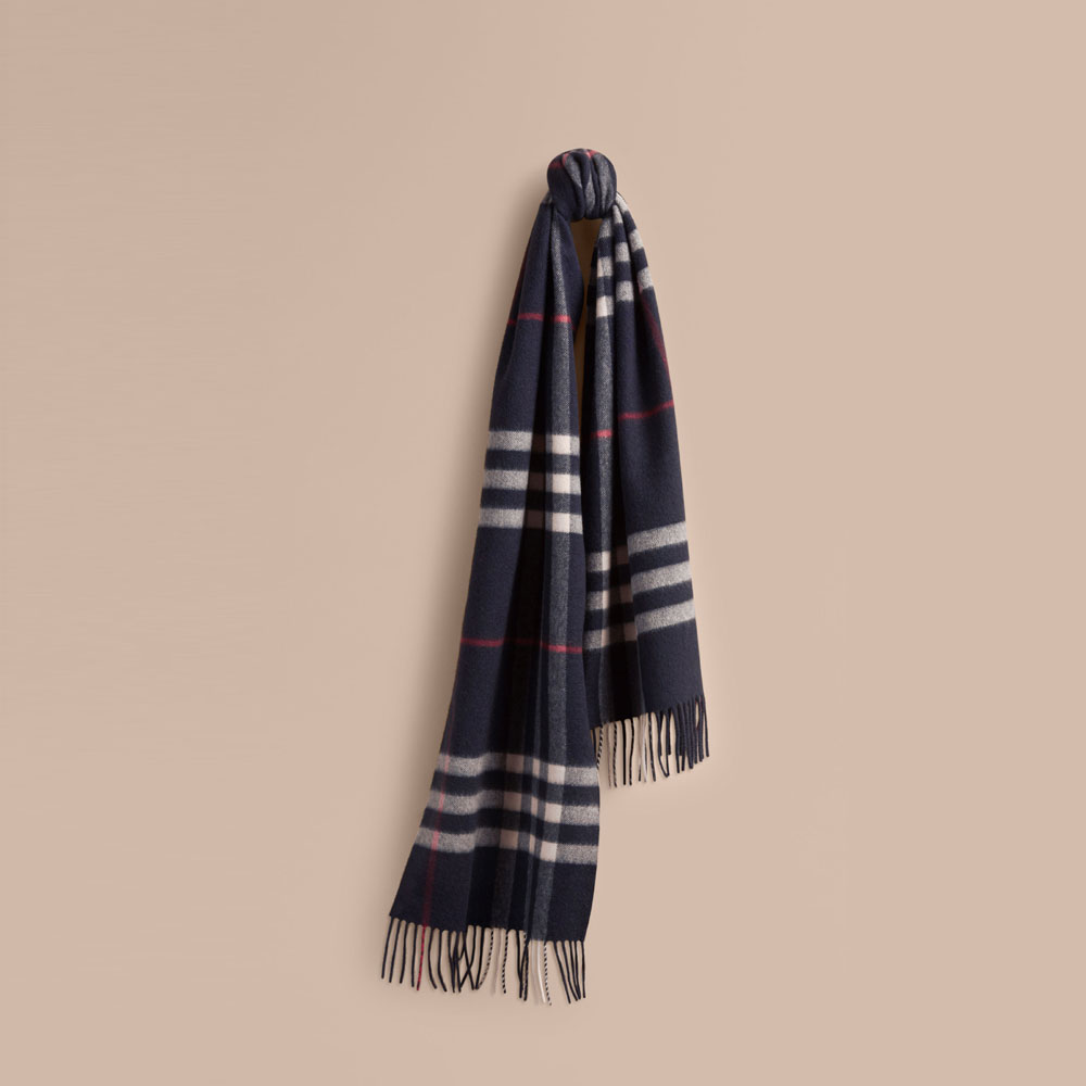 Burberry Classic Cashmere Scarf in Check Navy 39937341