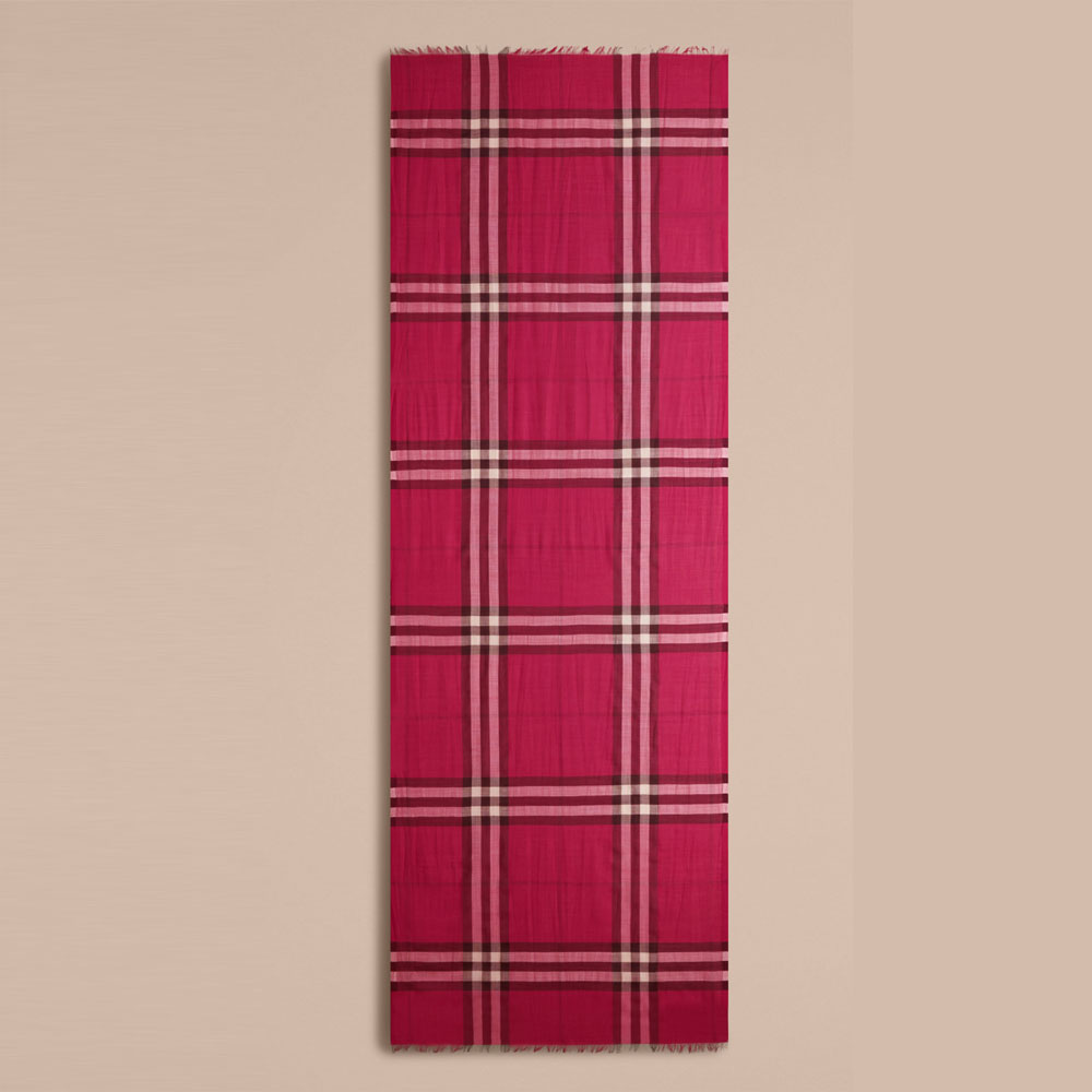 Burberry Lightweight Check Wool and Silk Scarf Fuchsia Pink 39960461 - Photo-2