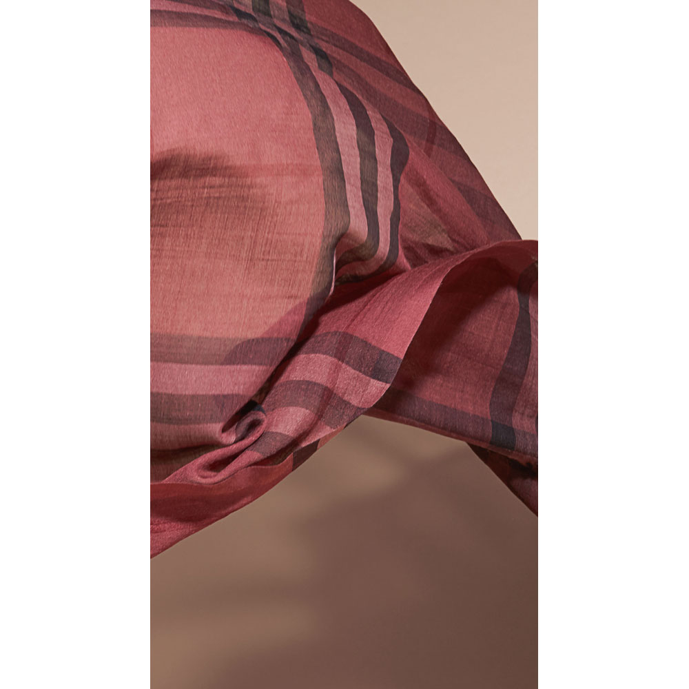 Burberry Ombre Check Lightweight Wool Silk Scarf Blush Pink 40196171 - Photo-2