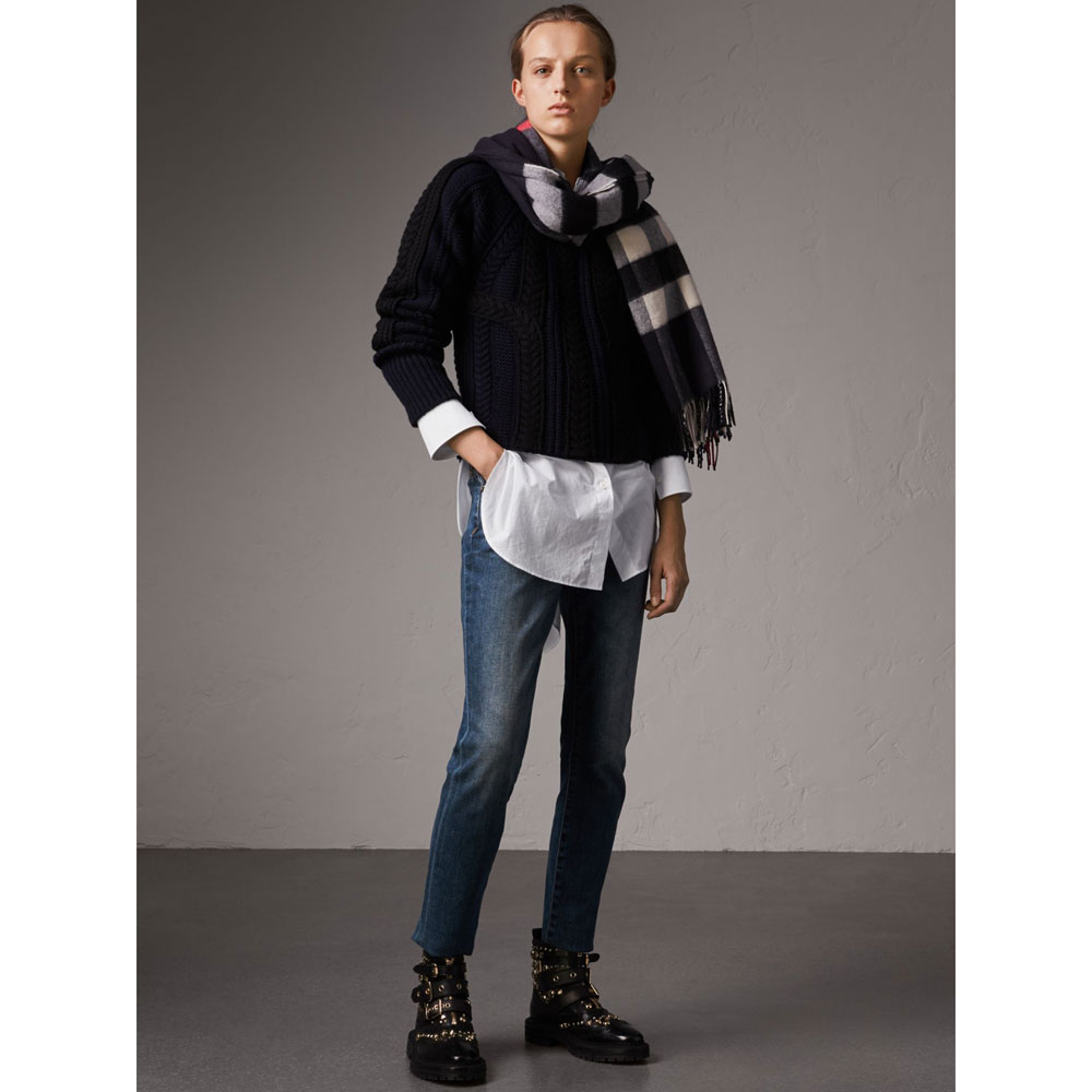 Burberry Check Cashmere and Wool Poncho in Navy 40196201 - Photo-4