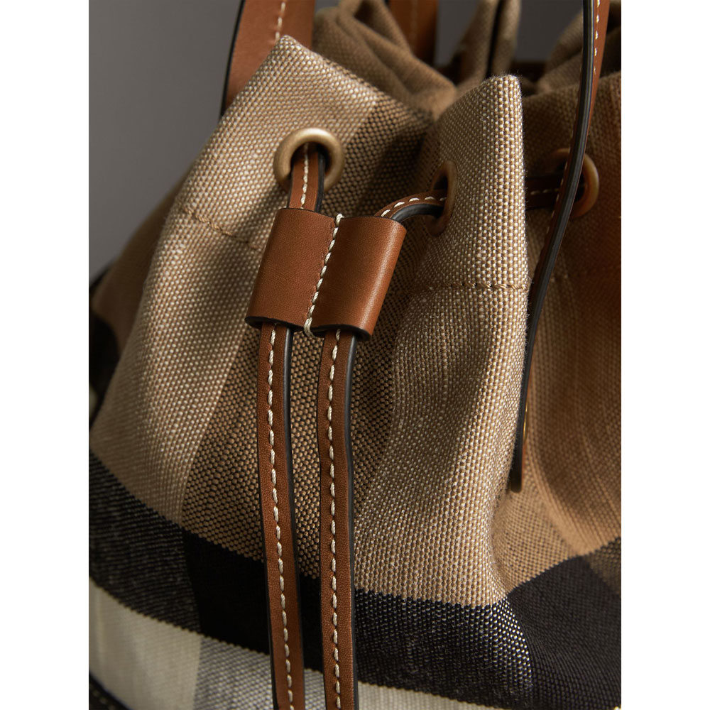 Burberry Small Canvas Check and Leather Bucket Bag in Tan 40495541 - Photo-4