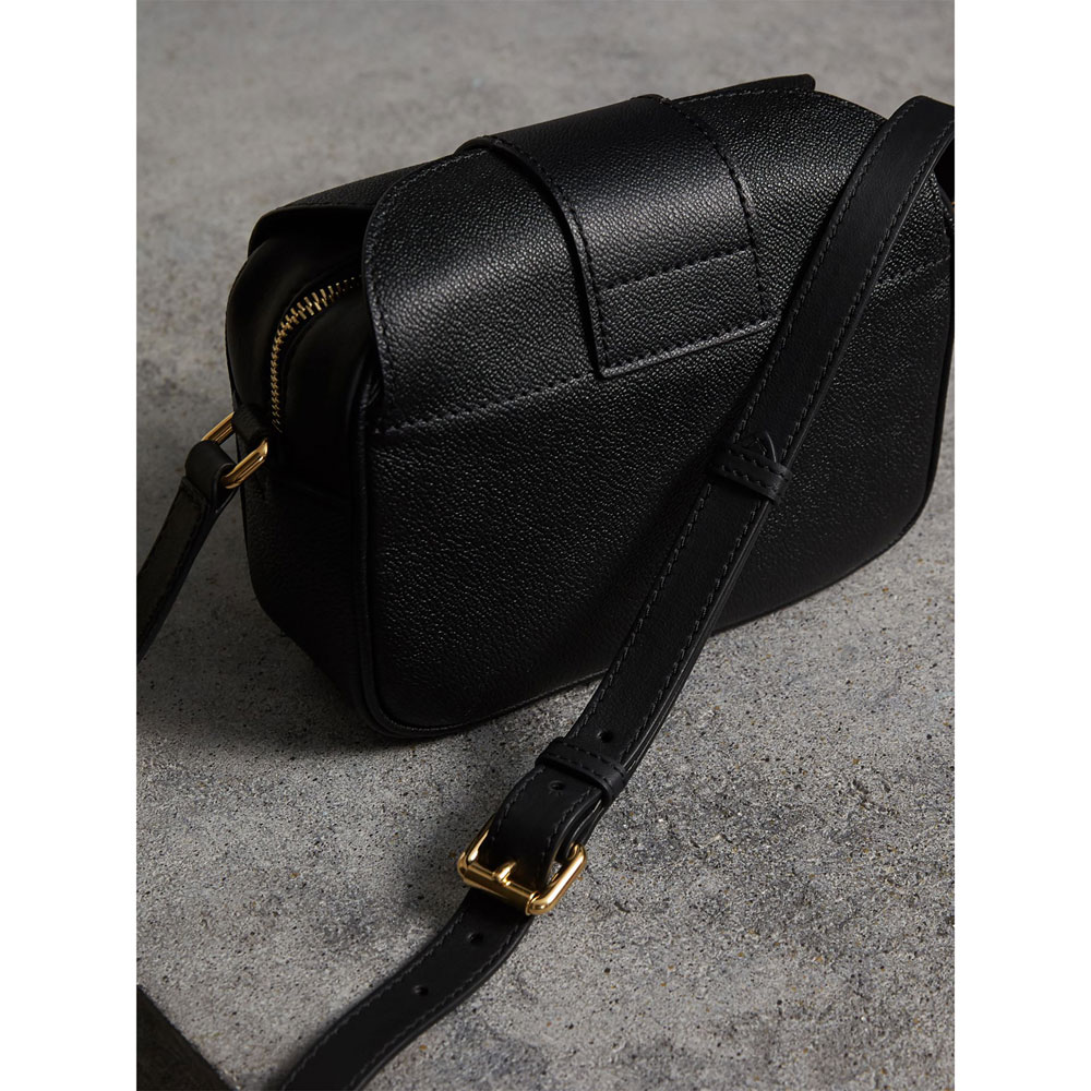 Burberry Small Buckle Crossbody Bag in Leather in Black 40578041 - Photo-2