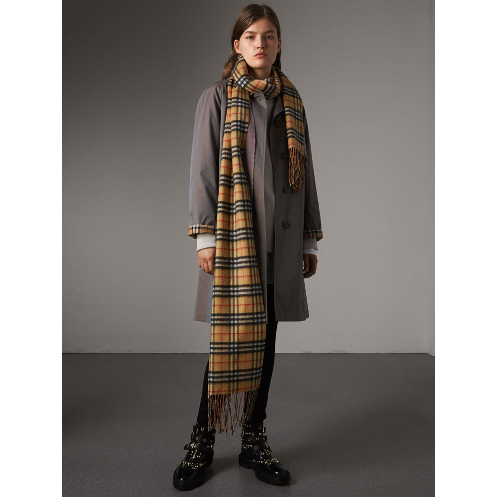 Burberry Long Reversible Vintage Check Double-faced Cashmere Scarf 40583701 - Photo-3