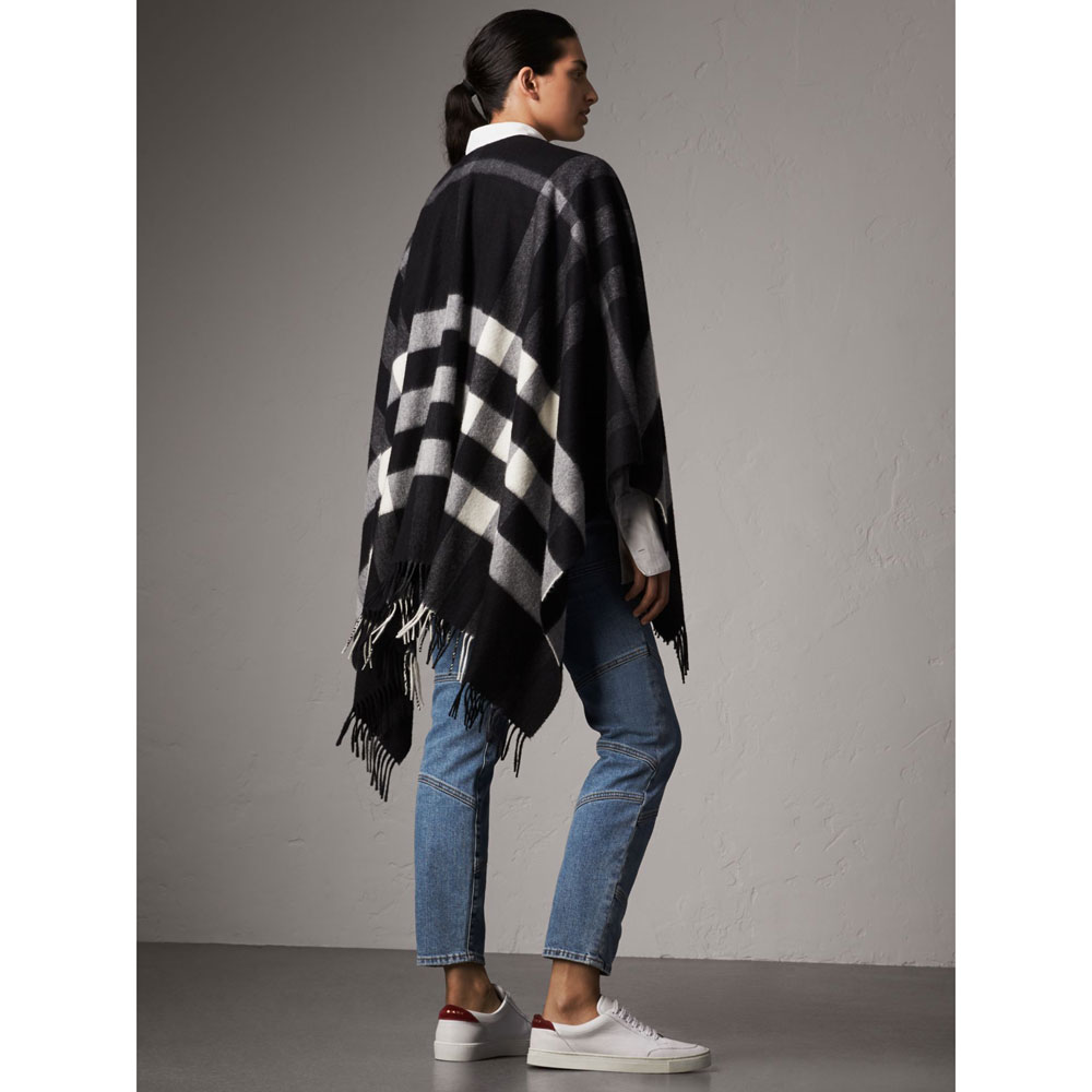 Burberry Check Cashmere and Wool Poncho in Black 40594451 - Photo-3