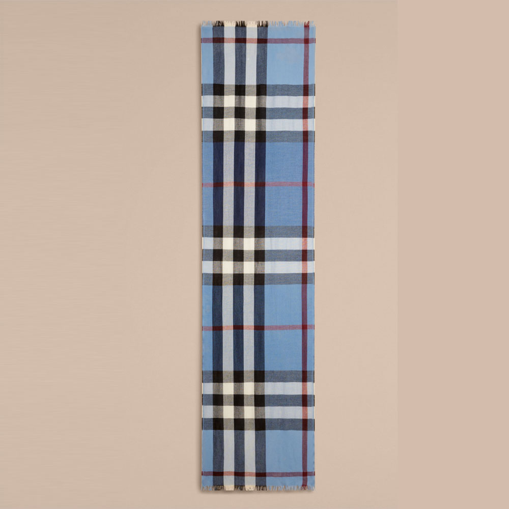 Burberry Lightweight Check Wool Cashmere Scarf Pale Sky Blue 45548821 - Photo-2