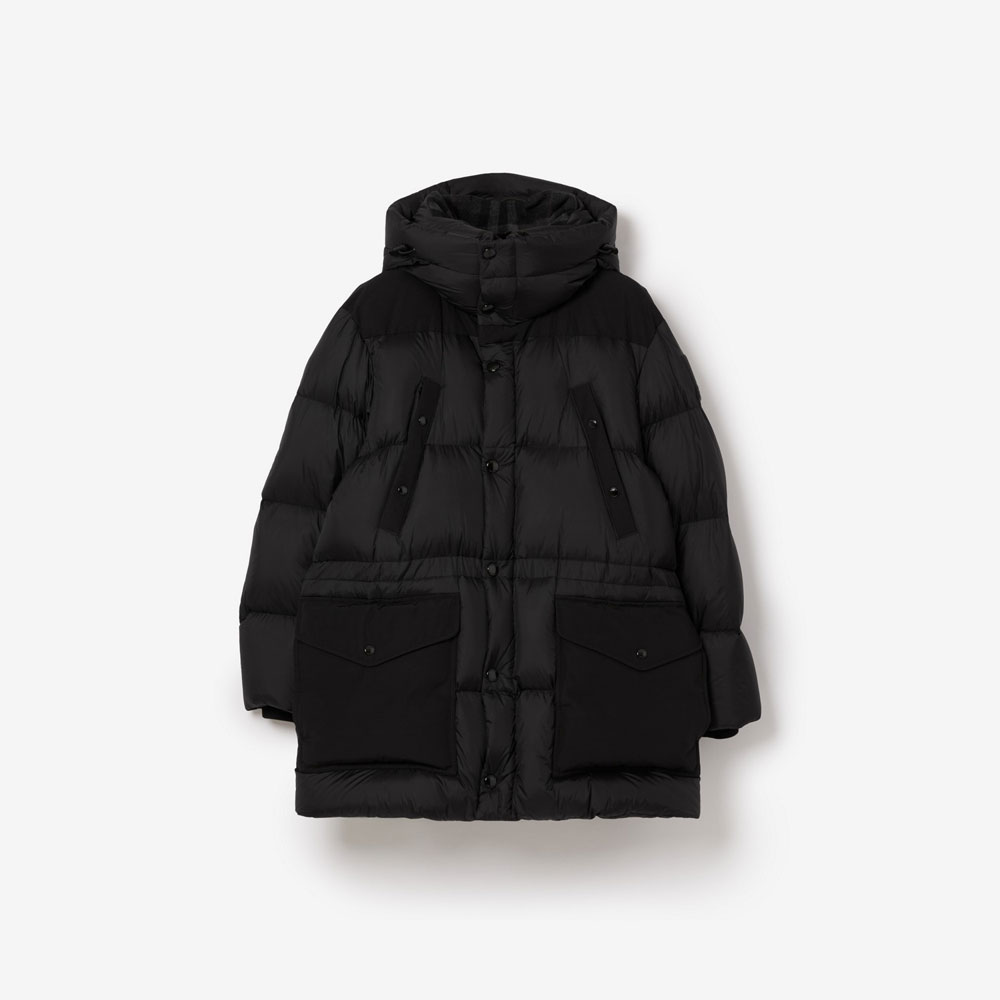 Burberry Nylon Puffer Coat in Black 80438451