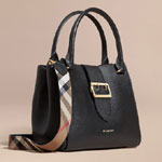 Burberry Medium Buckle Tote in Grainy Leather Black 40290221