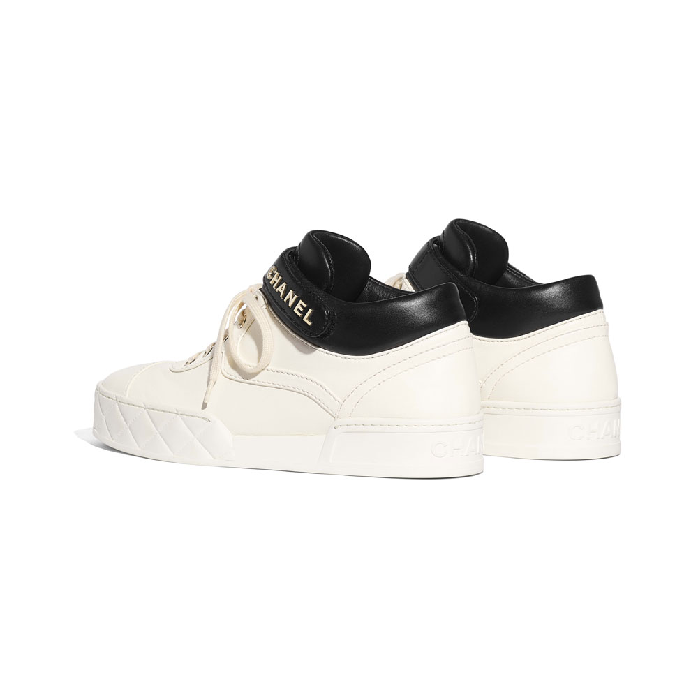 Chanel Lambskin Ivory Black Sneakers G34967 X01000 C2666 - Photo-3