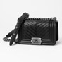 Small BOY Chanel bag black A67085 Y61320 94305 - thumb-2