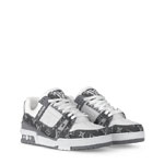 Louis Vuitton Trainer Sneaker in Grey 1AHOUD