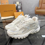 Louis Vuitton Tatic Runner Sneaker 1AKC33