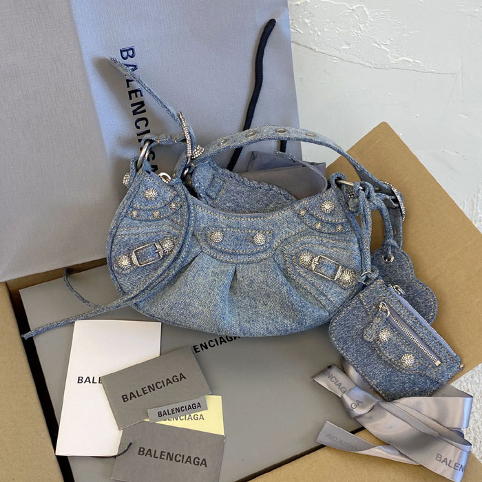 Authentic Review from Mauritius Edbert - Singapore,Singapore