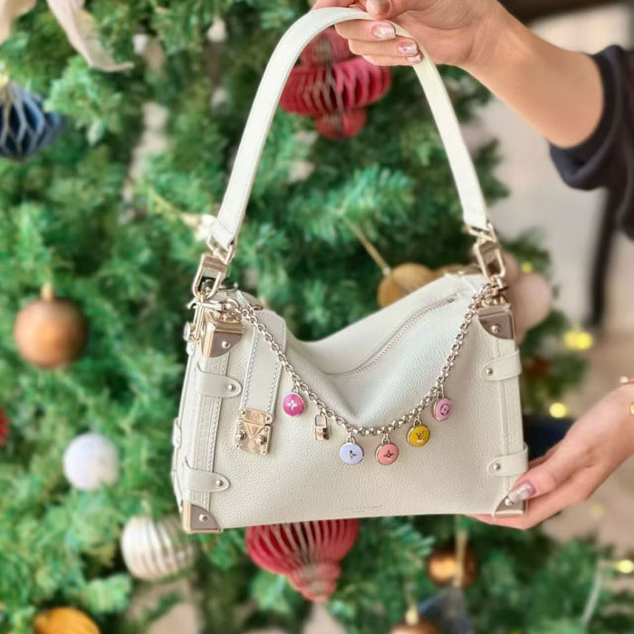 Authentic Review from Angel Fuentes Perille - Spain