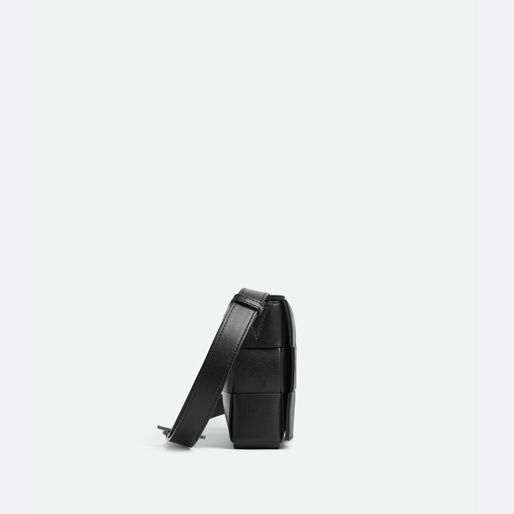 Bottega Veneta Cassette in Black 737950 VB1K 08480 - Photo-2