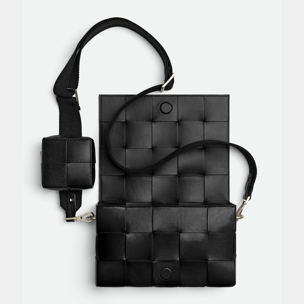 Bottega Veneta Cassette With Versatile Strap in Black 741777 V2XU 18803 - Photo-2