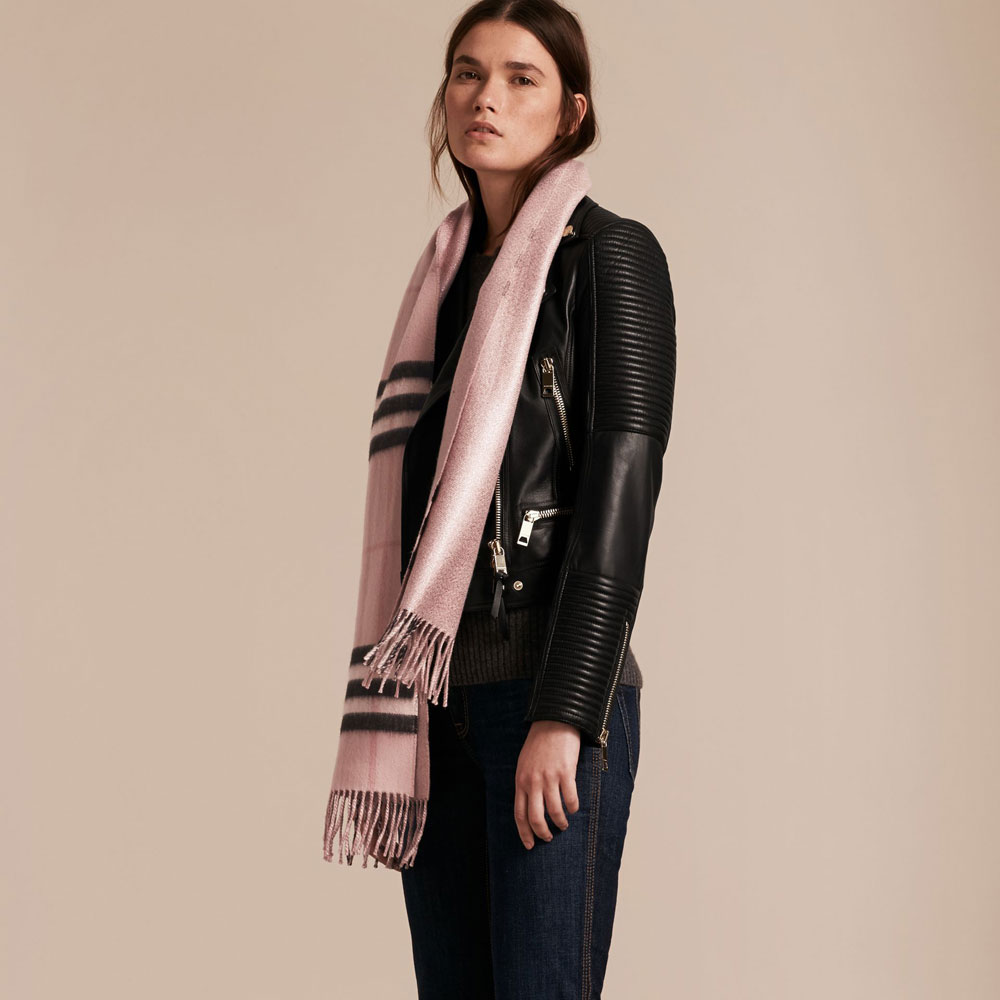 Burberry Reversible Metallic Check Cashmere Scarf in Ash Rose 40407451 - Photo-3