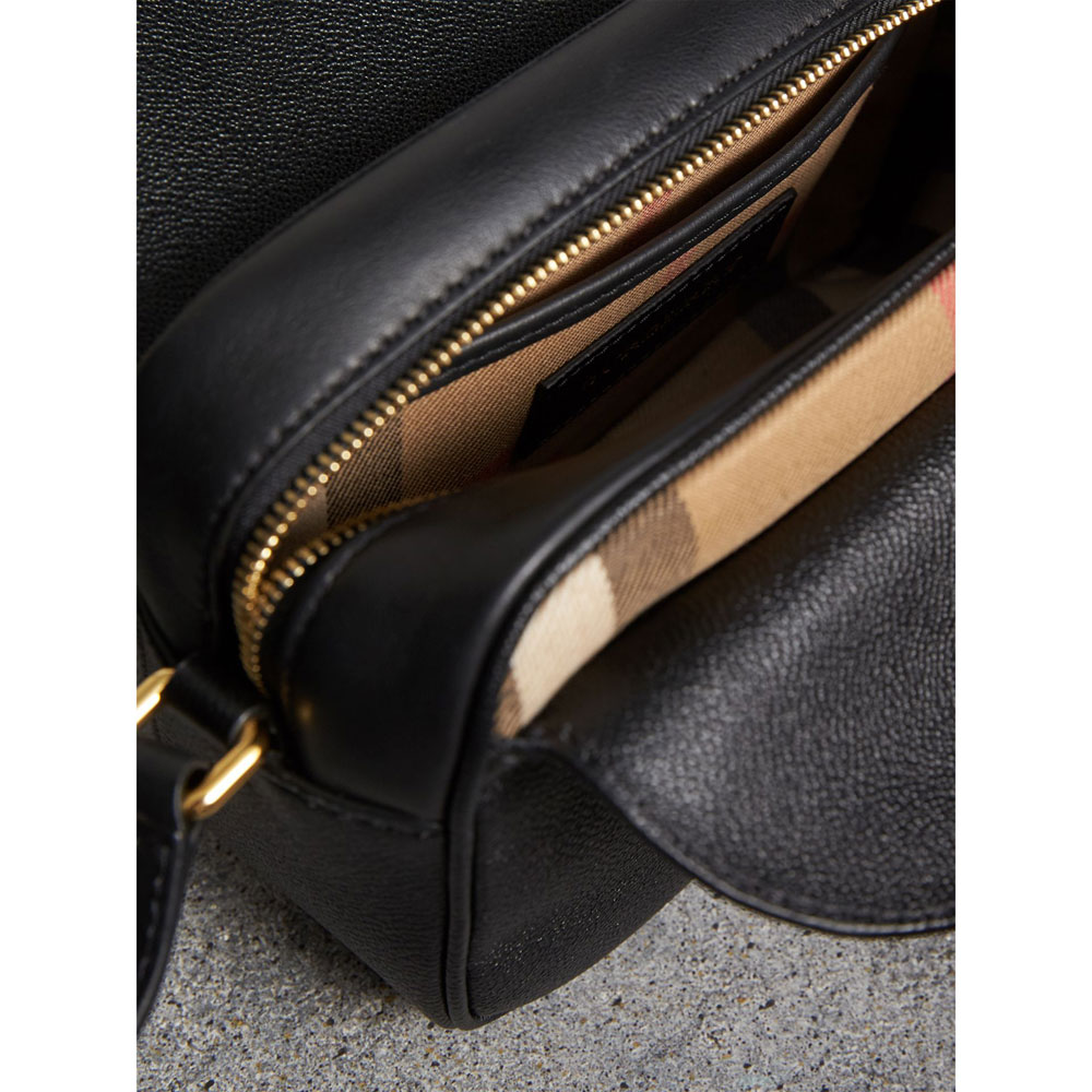 Burberry Small Buckle Crossbody Bag in Leather in Black 40578041 - Photo-3
