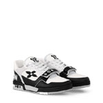 Louis Vuitton Trainer Sneaker in Black 1AHTDJ